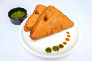 Bread Pakoda Plate