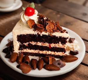 Eggless Black Forest Pastry [80 Grams]