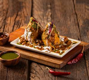 Samosa Chaat [Serves 1, 2 Pieces]