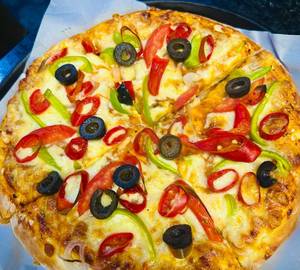 Spicy fusion pizza