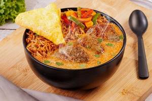 Chicken Tikki Lite Rice Bowl With Omelette