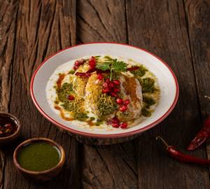 Aloo Tikki With Dahi