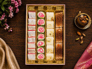 8 MAWA MIX SWEETS BOX
