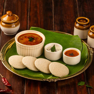 Rice Idli [4 Pieces] With Sambar    
