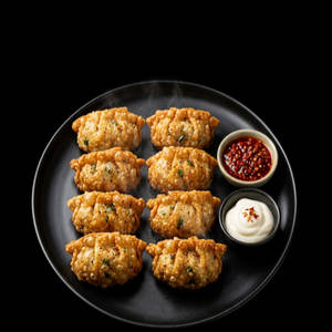 Veg. Crunchy Momos (8 Pieces)