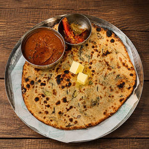 Paneer Stuffed Amritsari Naan