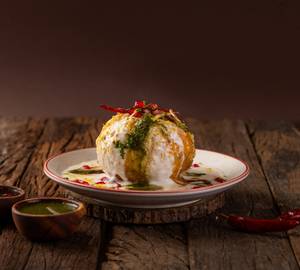 Raj Kachori [Serves 1, 1 Piece]