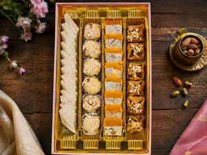 2 KAJU AND GHEE SWEETS BOX