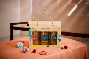 Luxury Gold-Handle 3-Jar Cookie Tote Hamper