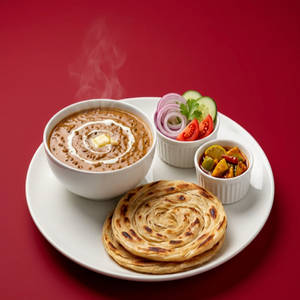 Dal Makhani With 2 Laccha Parantha Box