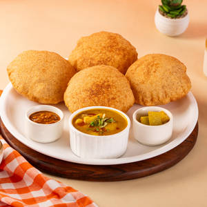 Poori Sabzi [4 Poori] With Balushahi