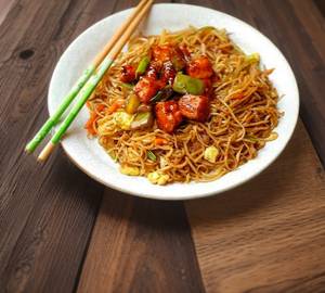 Veg Chowmein with Chilli Paneer Dry
