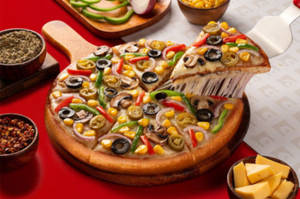Veg Overloaded Pizza (Serves 2).