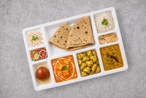 Bina Pyaaz Lehsun Ki Thali