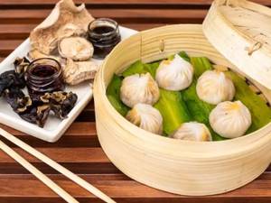 Shiitake chicken in chilly oil (6 Pieces)