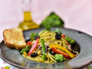 Veg Agilo Oli Spaghetti