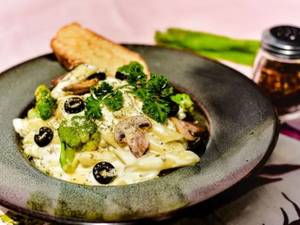Alfredo Pasta Veg