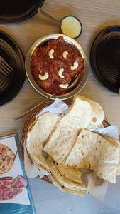 Mushroom Do Pyaza Half With Naan Combo