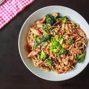 Pan Fried Noodles Non Veg (Serves 2-3)