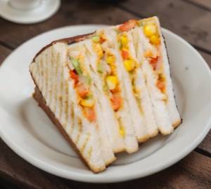 Paneer Grilled Sandwich With Cheese