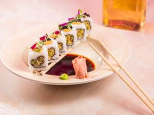 Asparagus tempura roll
