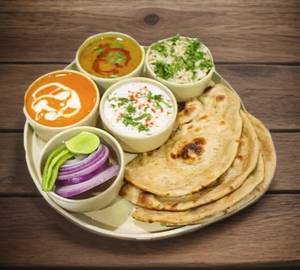 Dal Makhani Thali (Dal makhani+matar paneer sabji +4Roti+Dahi +Achar+salad)