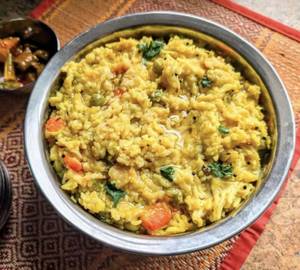 Desi Ghee Veg Masala Dalia