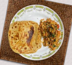 Egg bhurji with 2 plain paratha