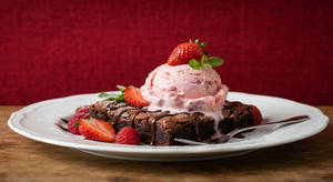 Brownie With Strowbery Icecream