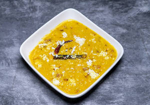 Cholar Dal Narkel Diye