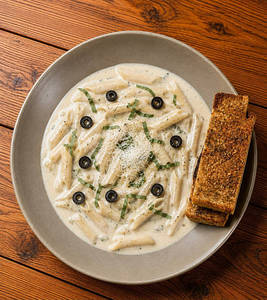Classic Alfredo Penne Pasta