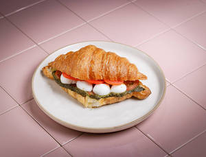 Pesto & Bocconcini Croissant Sandwich