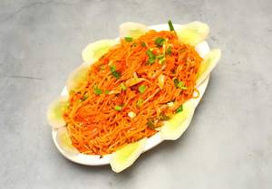 Veg Schezwan Noodles [Half]