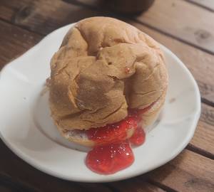 Jam bun