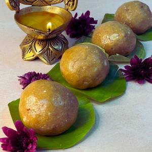 Chaturthi Spl. Thembittu I Sugar Chalimidi - 8 Nos