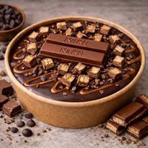 Kitkat bowl cake