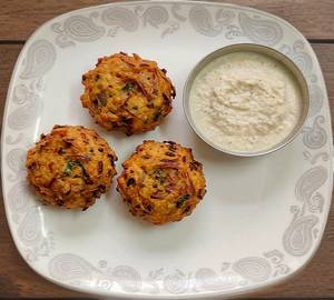 Onion Vada [3 Piece]