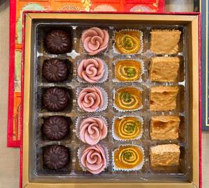 Assorted Sweets Box 1 [20 Pieces]
