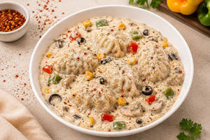 Italian Alfredo Veg Momos