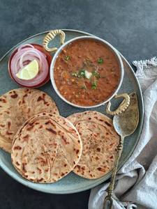 1 Dal Makhani + 4 Pyaaj Roti