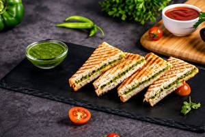 Cheese Chatni Sandwich