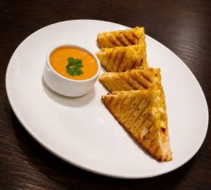 Paneer Chilli Grilled Sandwich