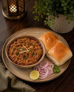 Chicken Keema With Pao