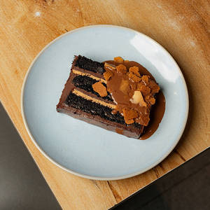 London Whipped Caramel Chocolate Cake
