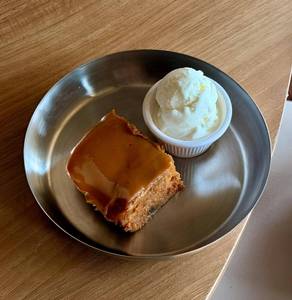 Sticky Toffee Pudding With Icecream