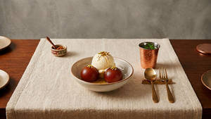 Gulab Jamun With Ice Cream (2 Pcs + 1 Scope)