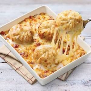 Cheese baked momo