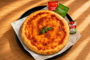 Classic Italian Marinara Pizza