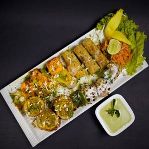 Veg Platter ( Junglee Paneer Tikka, Stuffed Mushroom, Tandoori Malai Momos, Stuffed Tandoori Aloo )
