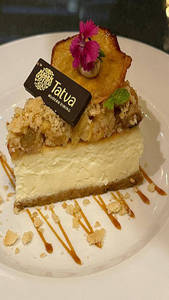 Apple Crumble Cheese Cake